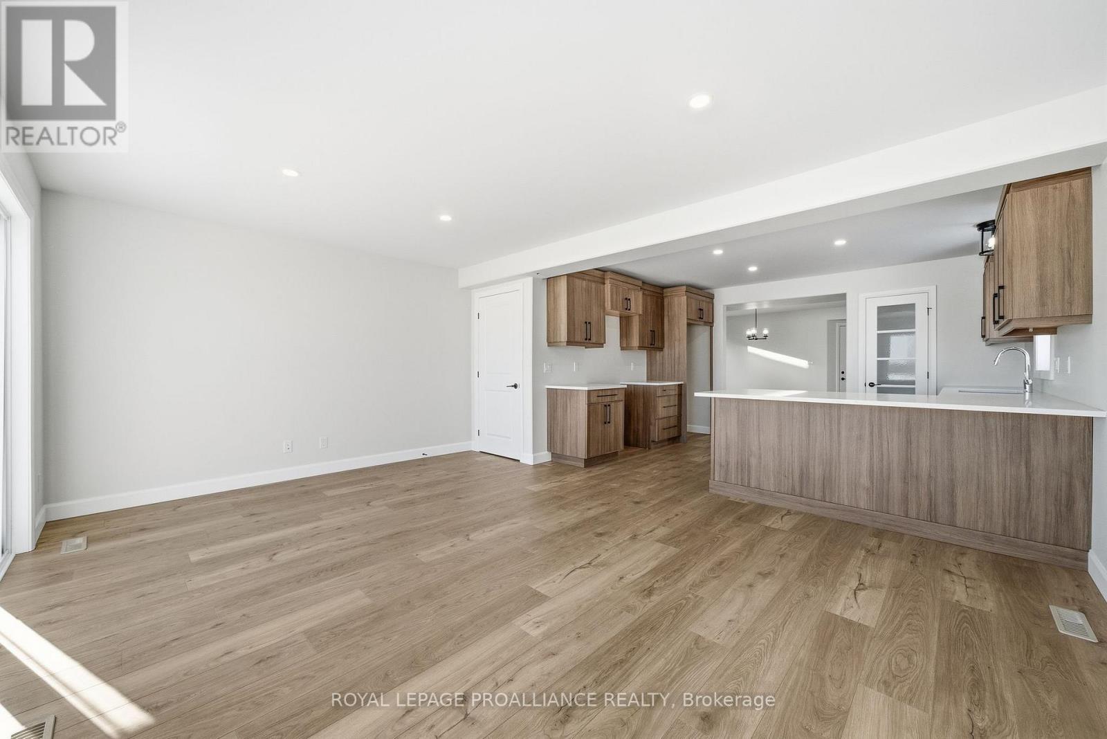 93 Raycroft Drive, Belleville, Ontario  K8N 0R5 - Photo 17 - X12713806