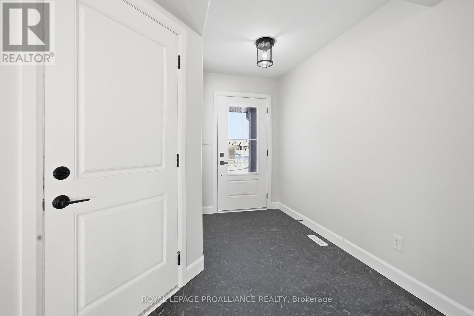 93 Raycroft Drive, Belleville, Ontario  K8N 0R5 - Photo 7 - X12713806