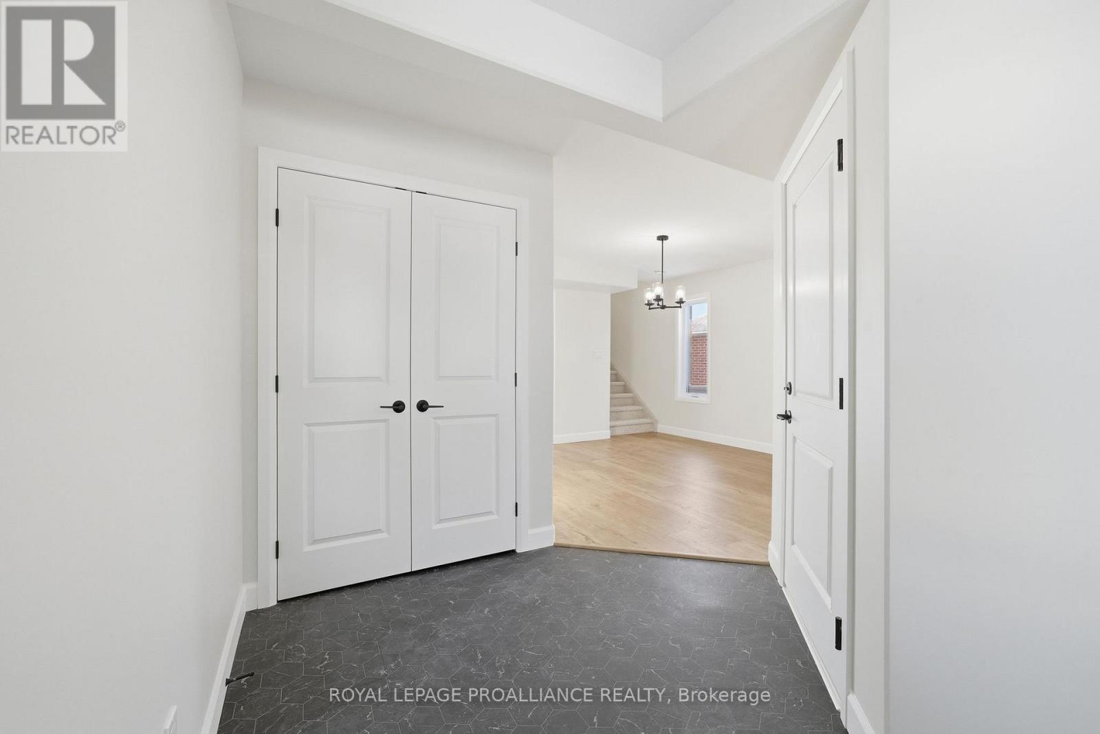 93 Raycroft Drive, Belleville, Ontario  K8N 0R5 - Photo 8 - X12713806