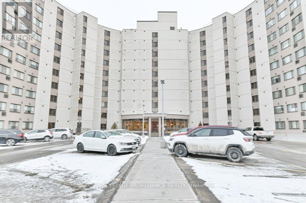 1001 - 2 South Front Street, Belleville, Ontario  K8N 5K7 - Photo 2 - X12713870