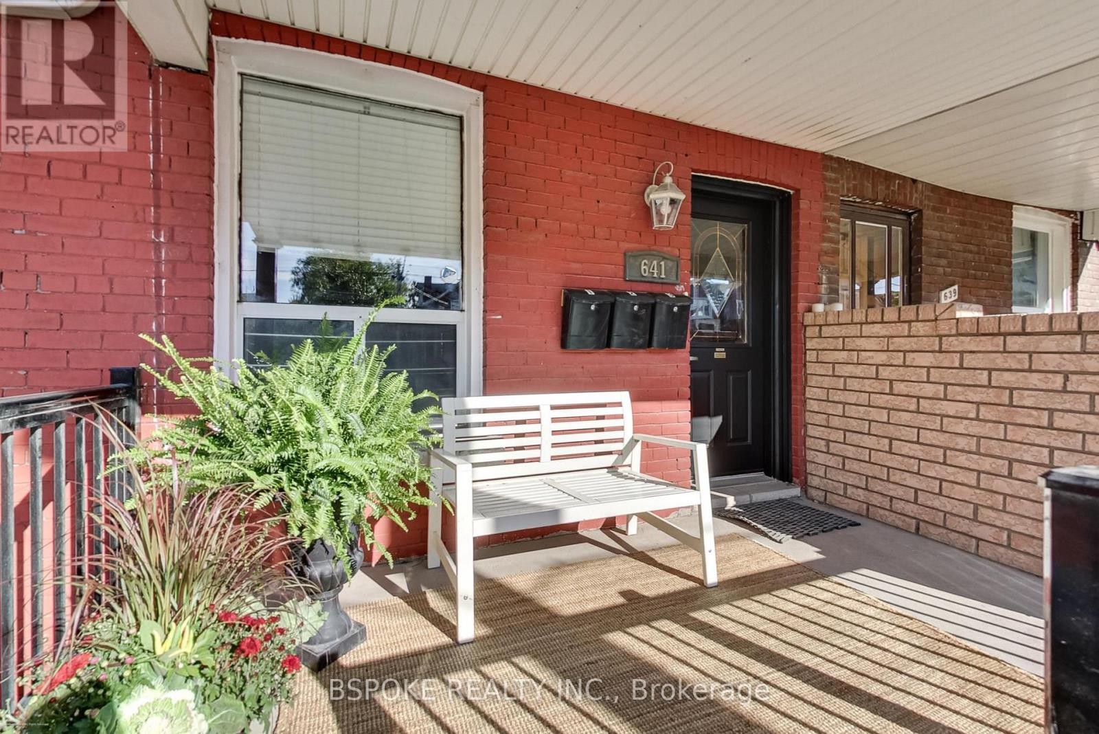 641 Ossington Avenue, Toronto, Ontario  M6G 3T6 - Photo 2 - C12713720