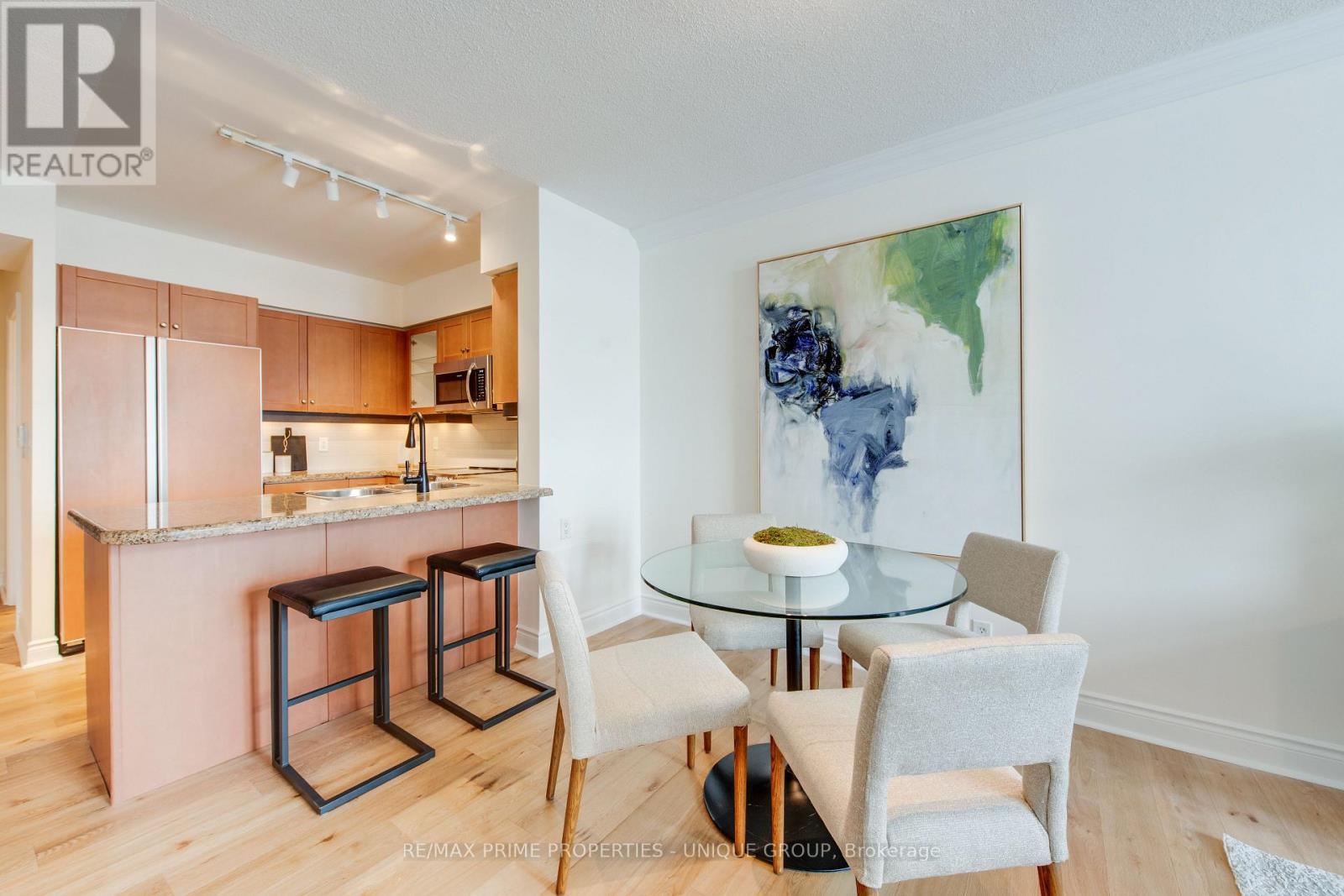 417 - 10 Delisle Avenue, Toronto, Ontario  M4V 3C6 - Photo 7 - C12713774