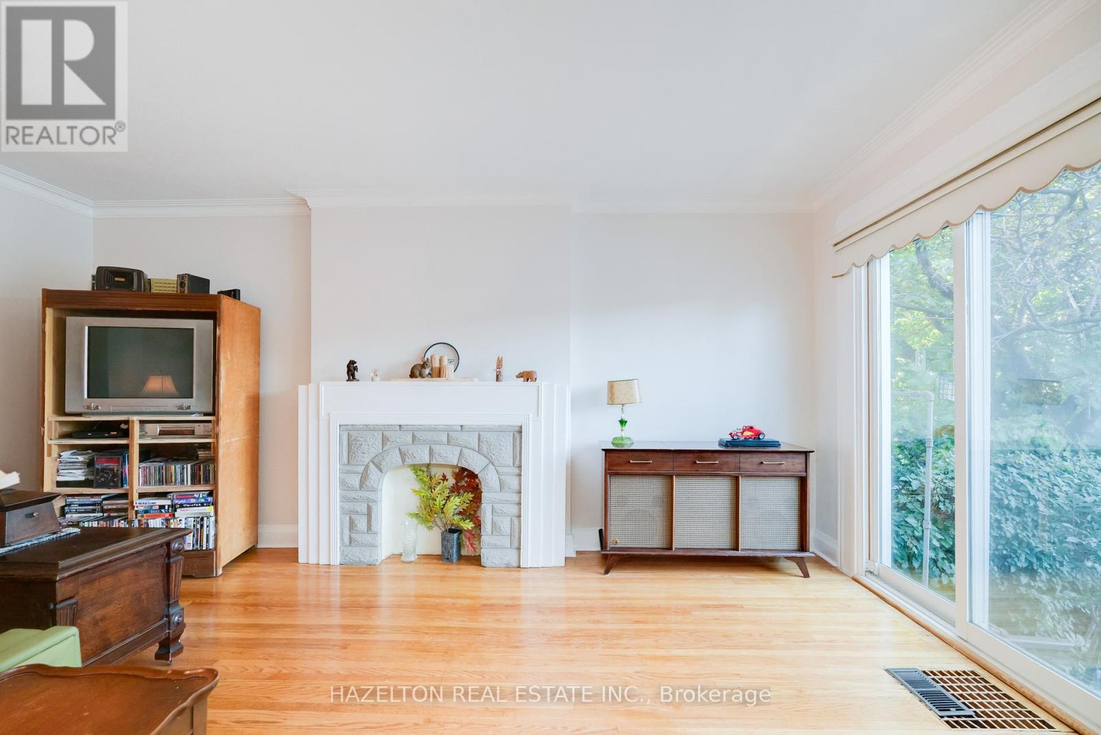 930 Eglinton Avenue E, Toronto, Ontario  M4G 2L3 - Photo 3 - C12713782