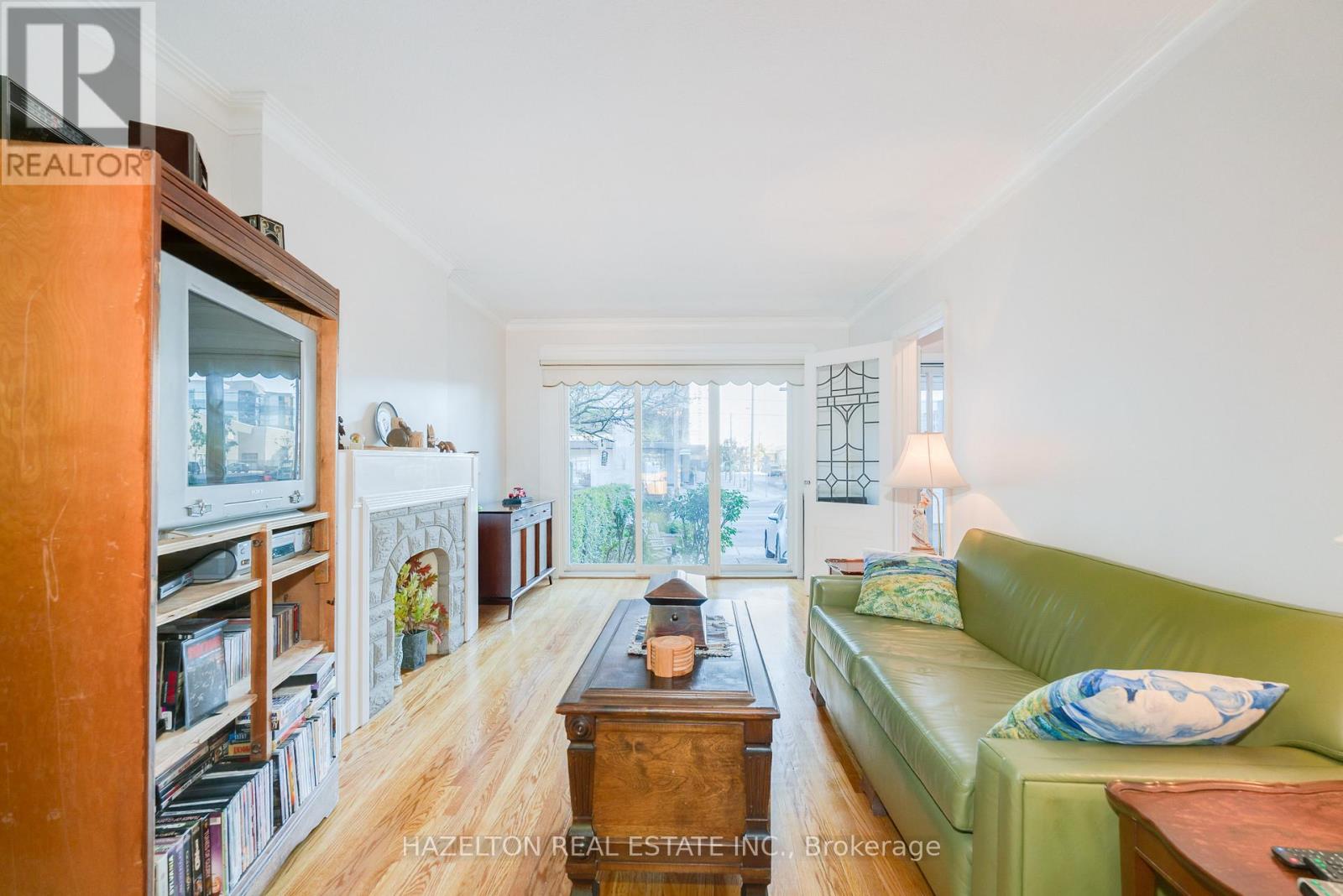 930 Eglinton Avenue E, Toronto, Ontario  M4G 2L3 - Photo 7 - C12713782