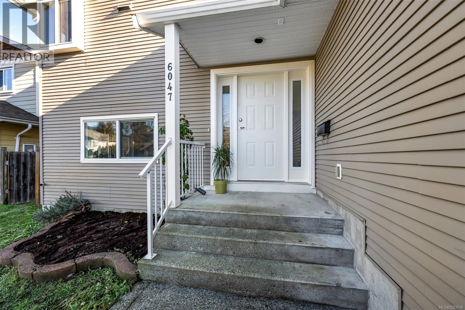 6047 Avondale Pl, Duncan, British Columbia  V9L 5H9 - Photo 2 - 1023514