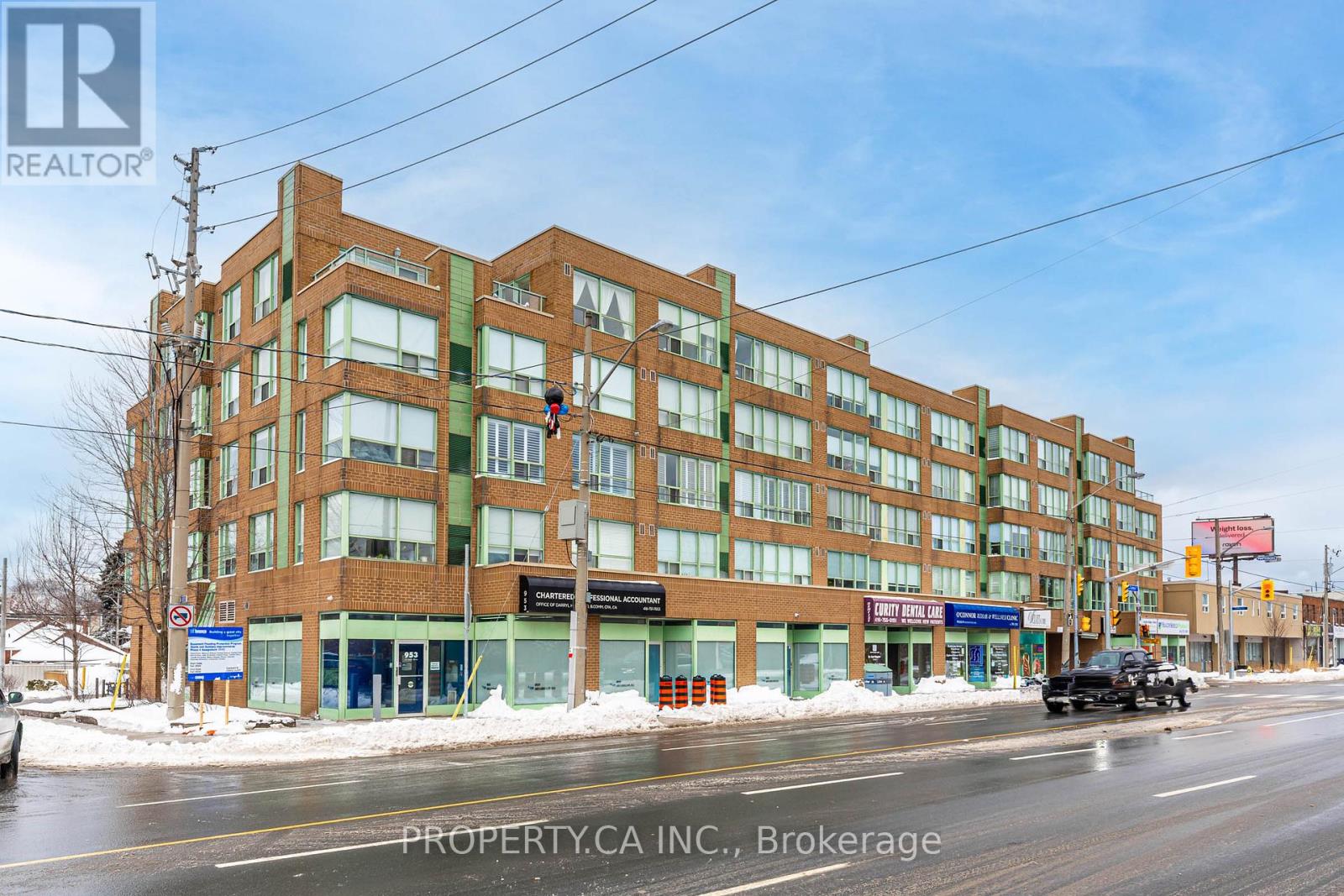 5 - 945 O'connor Drive, Toronto, Ontario  M4B 2S7 - Photo 1 - E12713654