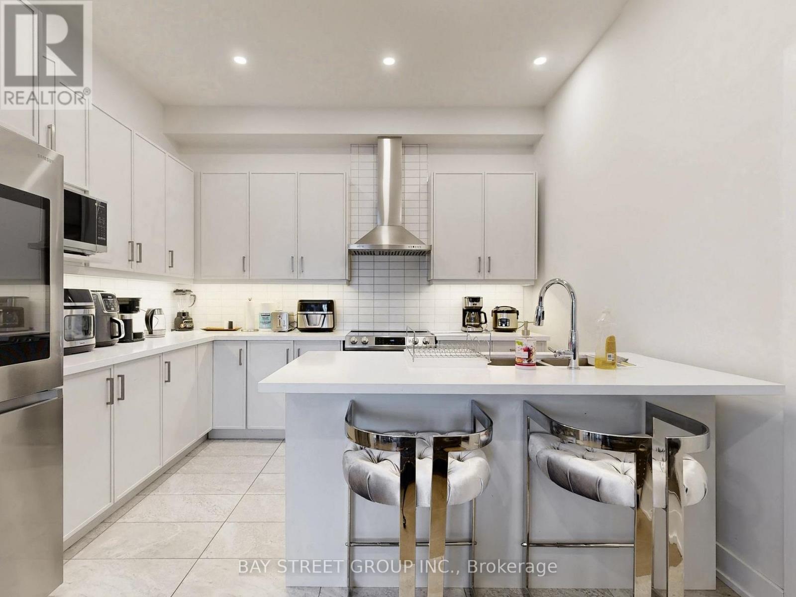 88 Harvey Bunker Crescent, Markham, Ontario  L6C 2A5 - Photo 6 - N12713660