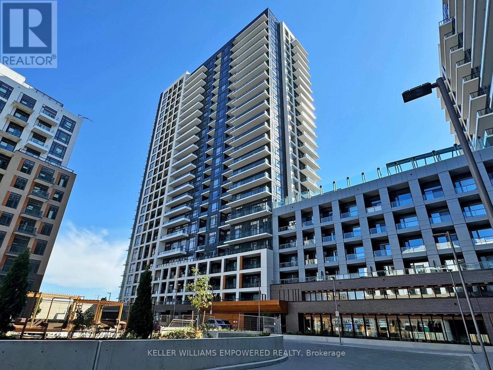 1106 - 7950 Bathurst Street, Vaughan, Ontario  L4J 0L4 - Photo 3 - N12713728