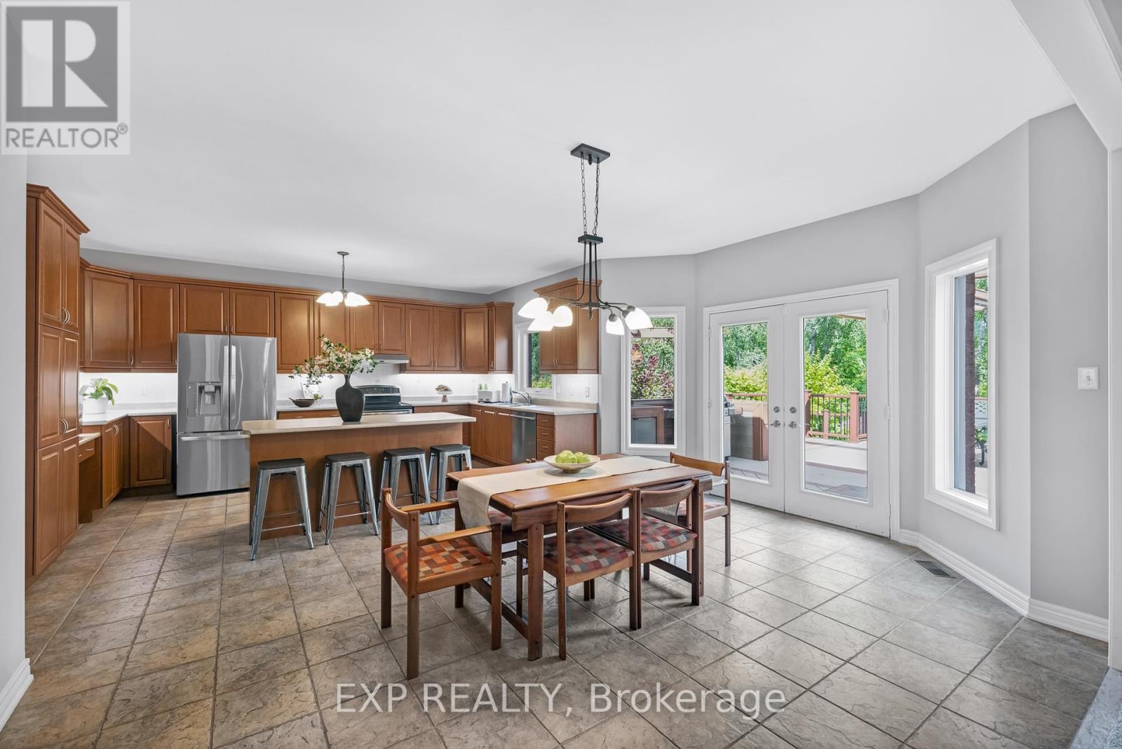 56 Manor Ridge Trail, East Gwillimbury, Ontario  L0G 1M0 - Photo 14 - N12713776