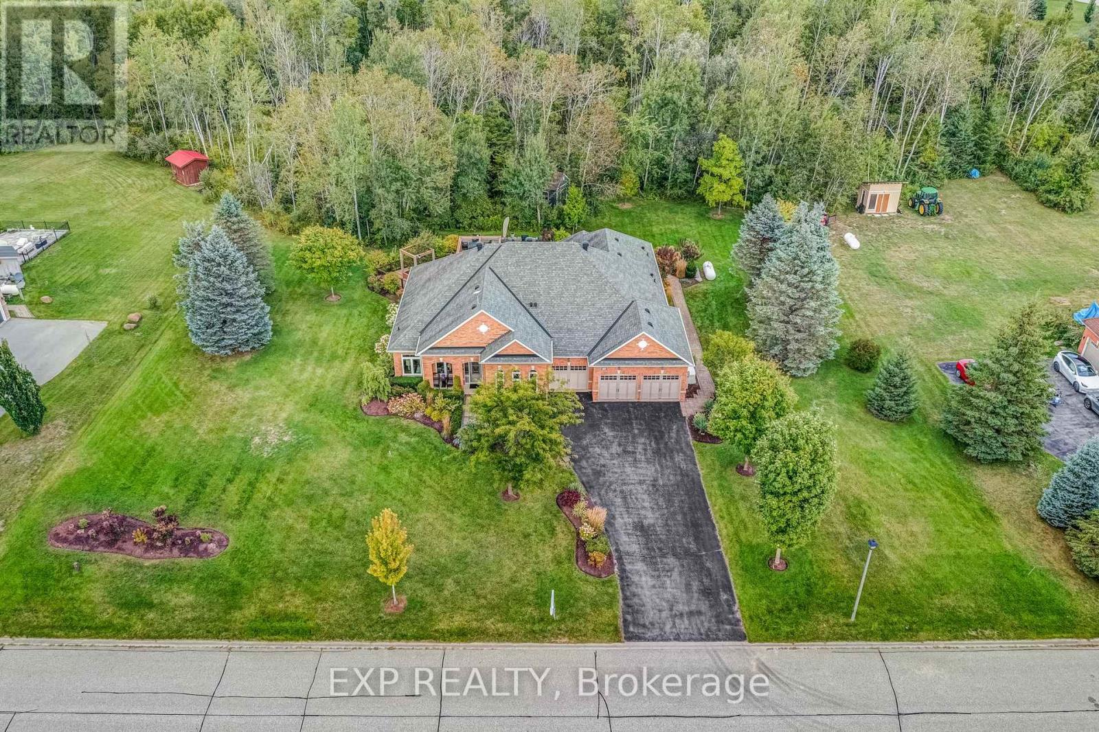 56 Manor Ridge Trail, East Gwillimbury, Ontario  L0G 1M0 - Photo 2 - N12713776