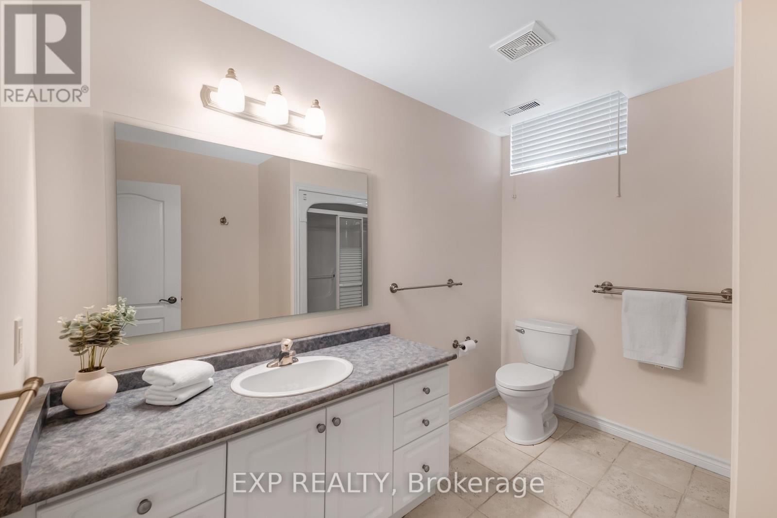 56 Manor Ridge Trail, East Gwillimbury, Ontario  L0G 1M0 - Photo 36 - N12713776