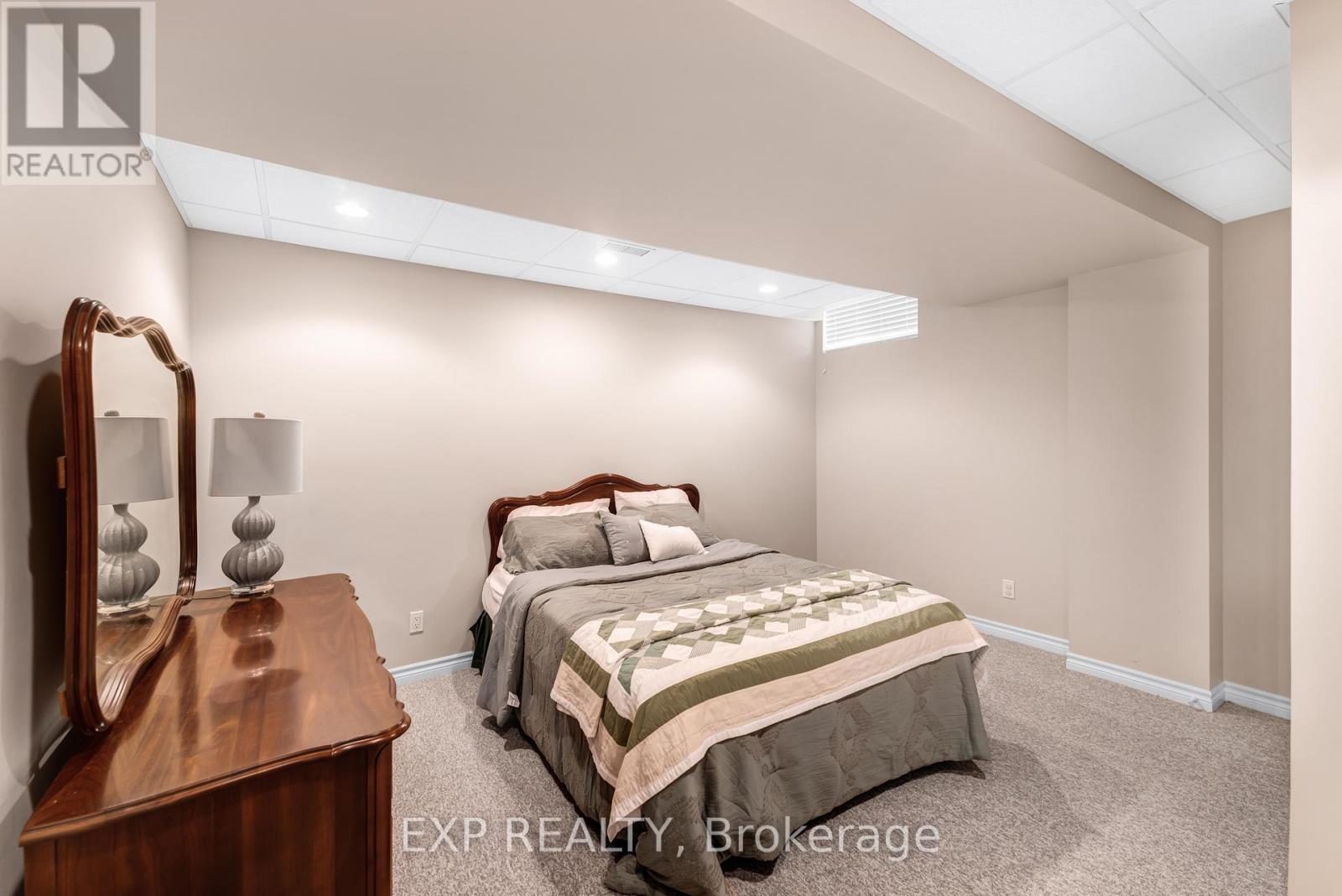 56 Manor Ridge Trail, East Gwillimbury, Ontario  L0G 1M0 - Photo 38 - N12713776