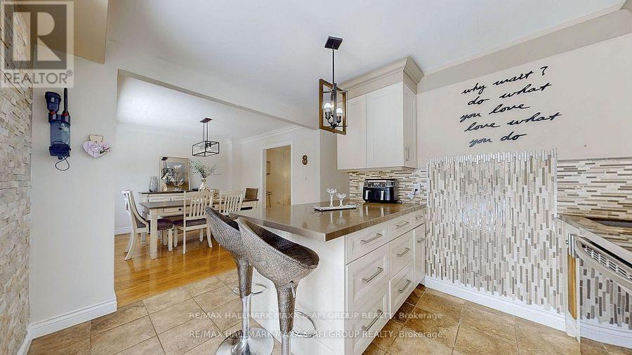 25 Sandusky Crescent, Aurora, Ontario  L4G 3N3 - Photo 11 - N12713830