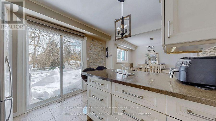 25 Sandusky Crescent, Aurora, Ontario  L4G 3N3 - Photo 14 - N12713830