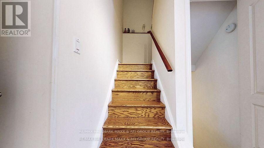 25 Sandusky Crescent, Aurora, Ontario  L4G 3N3 - Photo 16 - N12713830