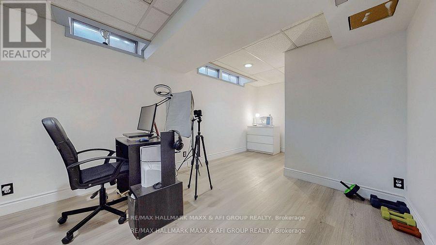 25 Sandusky Crescent, Aurora, Ontario  L4G 3N3 - Photo 36 - N12713830