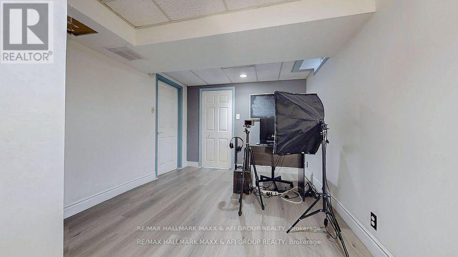 25 Sandusky Crescent, Aurora, Ontario  L4G 3N3 - Photo 37 - N12713830