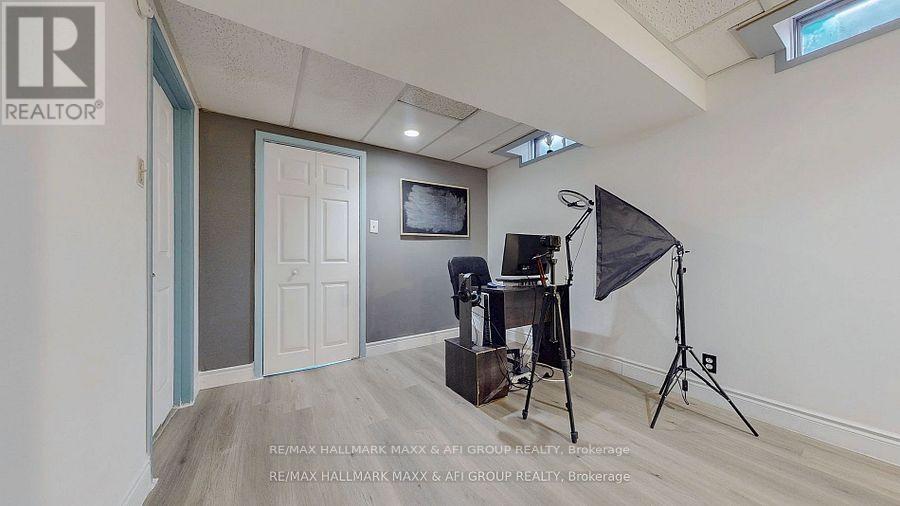 25 Sandusky Crescent, Aurora, Ontario  L4G 3N3 - Photo 38 - N12713830