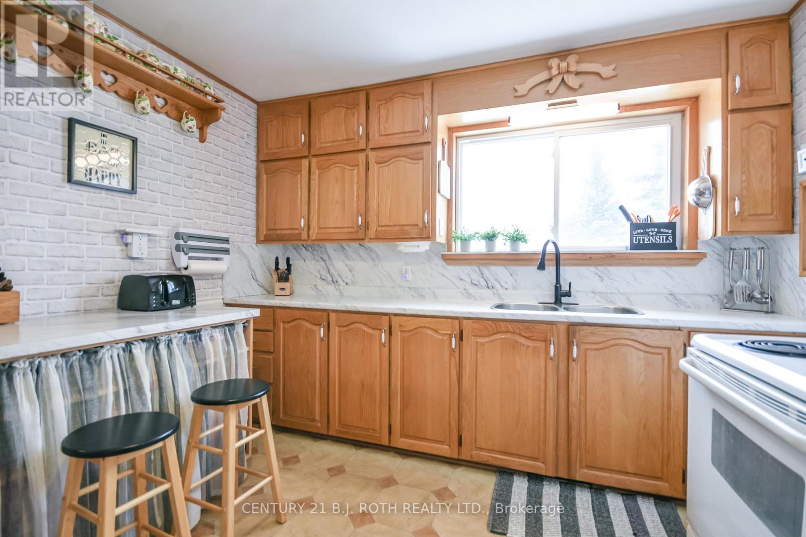 27 Simcoe Street, Orillia, Ontario  L3V 1G5 - Photo 3 - S12713688