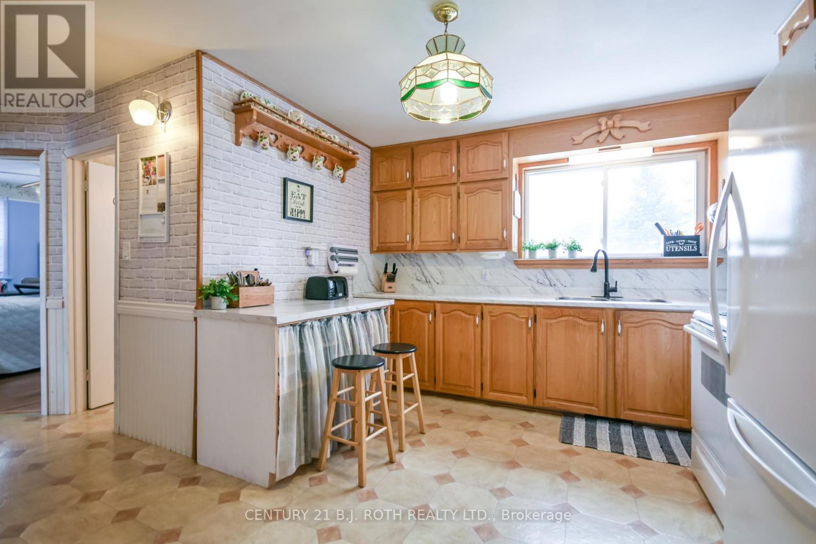 27 Simcoe Street, Orillia, Ontario  L3V 1G5 - Photo 4 - S12713688