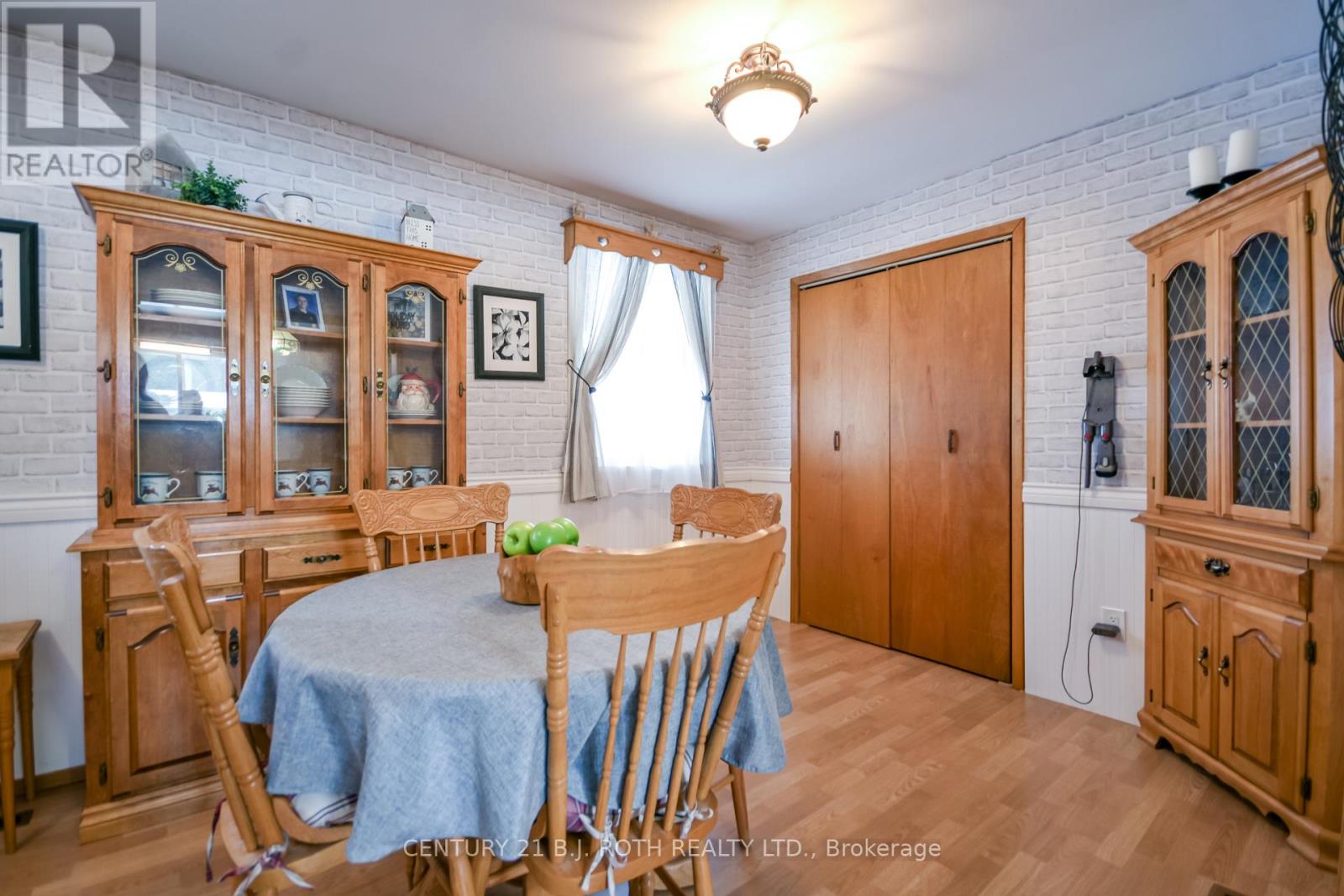 27 Simcoe Street, Orillia, Ontario  L3V 1G5 - Photo 7 - S12713688