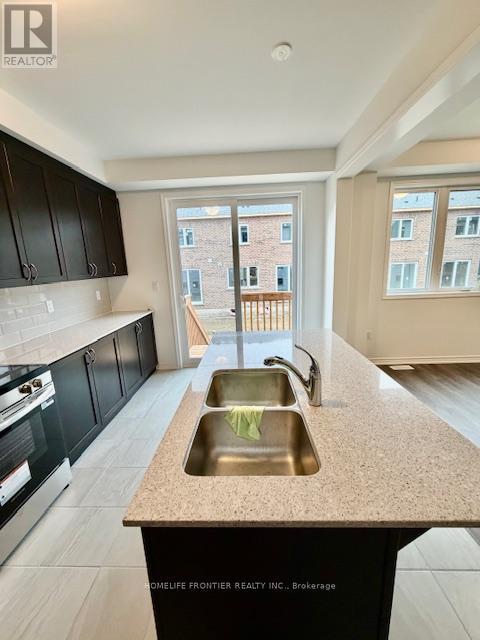 9 Vinewood Crescent, Barrie, Ontario  L9J 0B7 - Photo 11 - S12713836