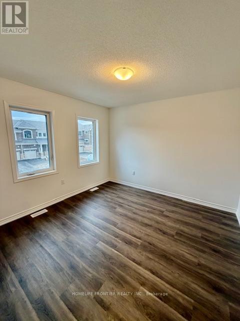 9 Vinewood Crescent, Barrie, Ontario  L9J 0B7 - Photo 15 - S12713836