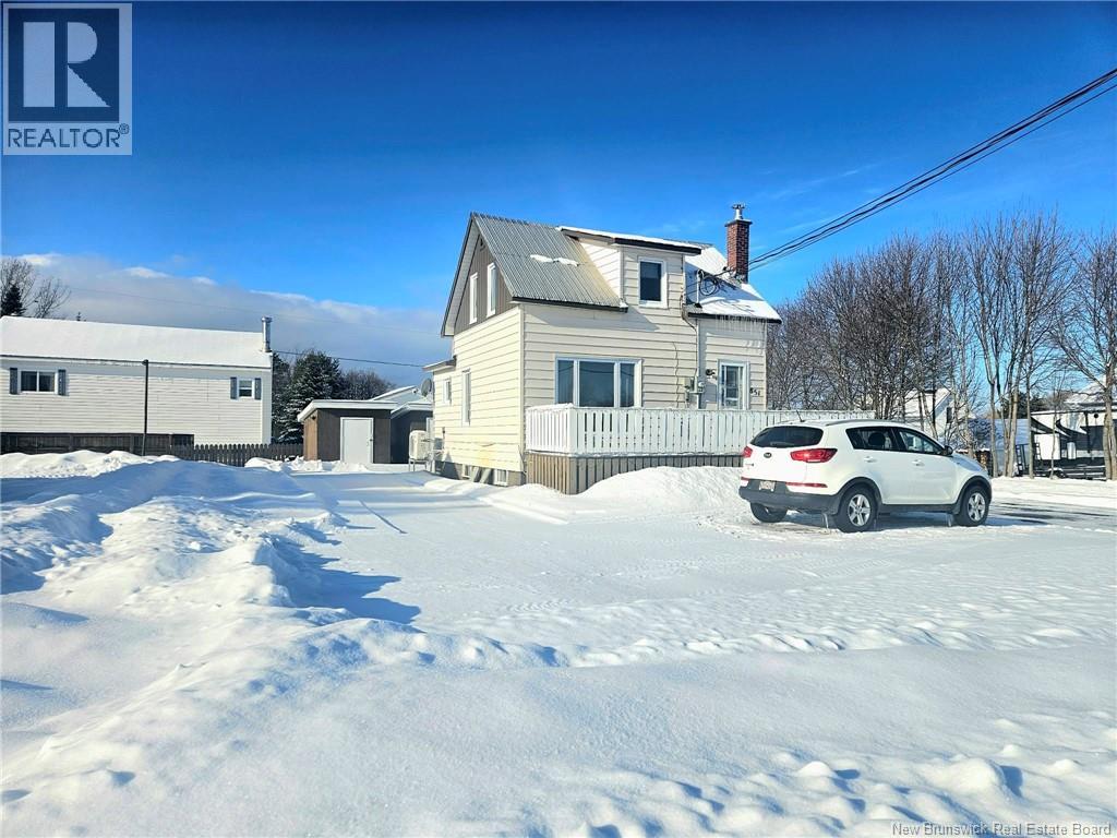 851 Helen, Bathurst, New Brunswick  E2A 2E6 - Photo 1 - NB132434