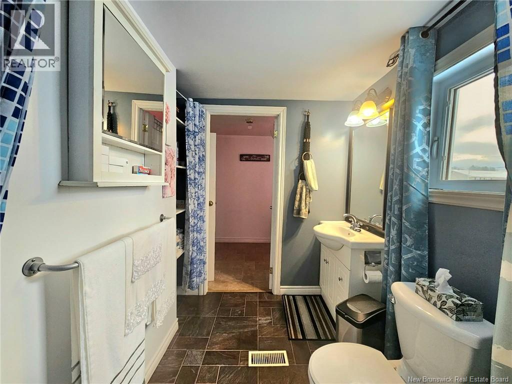 851 Helen, Bathurst, New Brunswick  E2A 2E6 - Photo 25 - NB132434