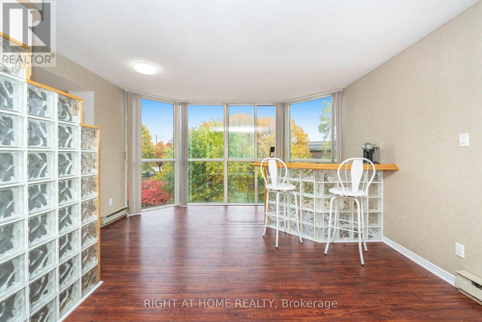 208 - 1360 Rathburn Road E, Mississauga, Ontario  L4W 4H4 - Photo 38 - W12519392