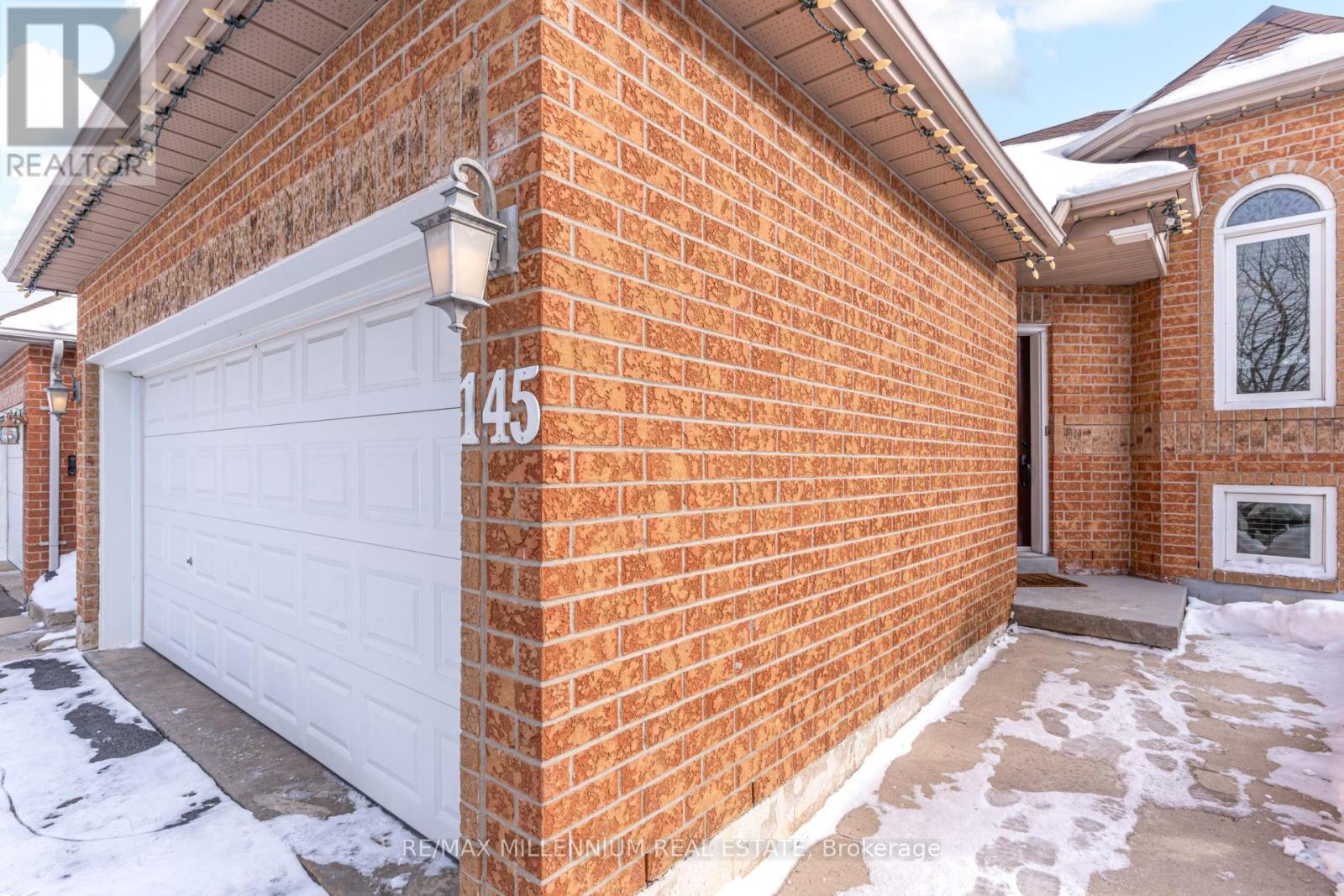 145 Springview Drive, Brampton, Ontario  L6X 4K2 - Photo 4 - W12713336