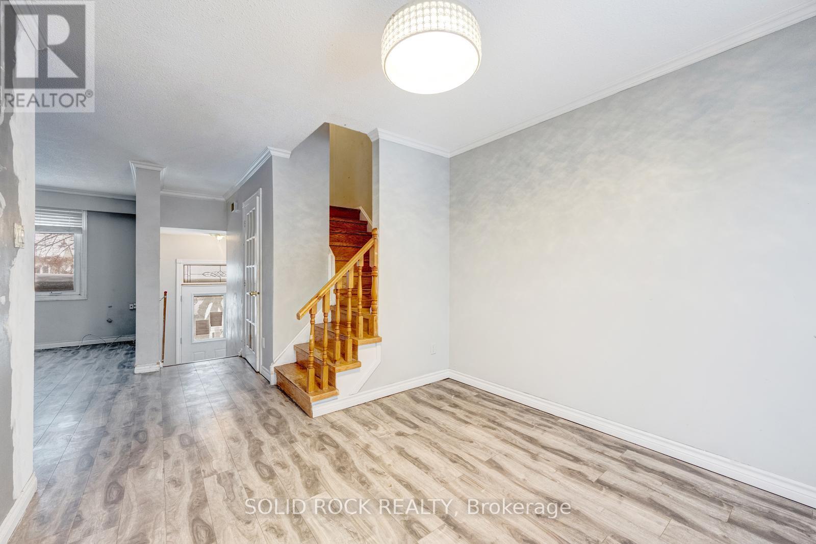 42 Kline Court, Brampton, Ontario  L6Z 1E5 - Photo 11 - W12713652