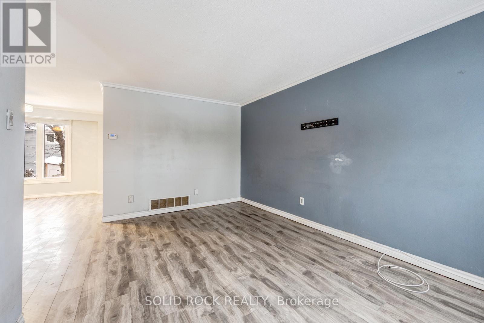 42 Kline Court, Brampton, Ontario  L6Z 1E5 - Photo 5 - W12713652