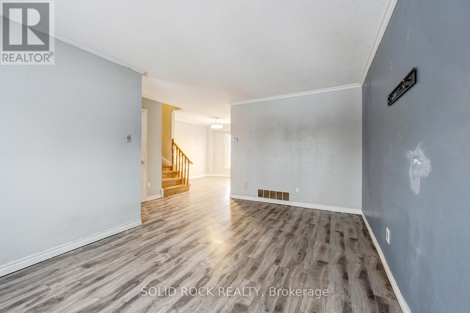 42 Kline Court, Brampton, Ontario  L6Z 1E5 - Photo 7 - W12713652