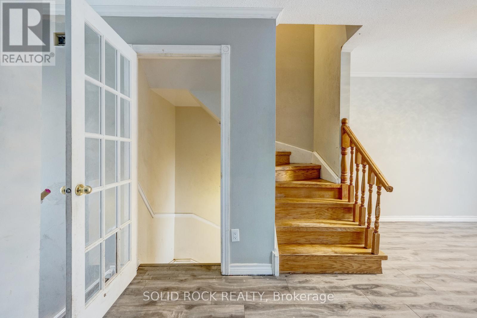 42 Kline Court, Brampton, Ontario  L6Z 1E5 - Photo 9 - W12713652