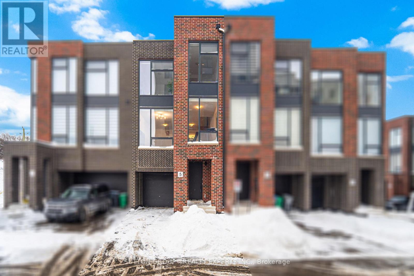 5 Taylor Court, Caledon, Ontario  L7E 2R7 - Photo 2 - W12713676