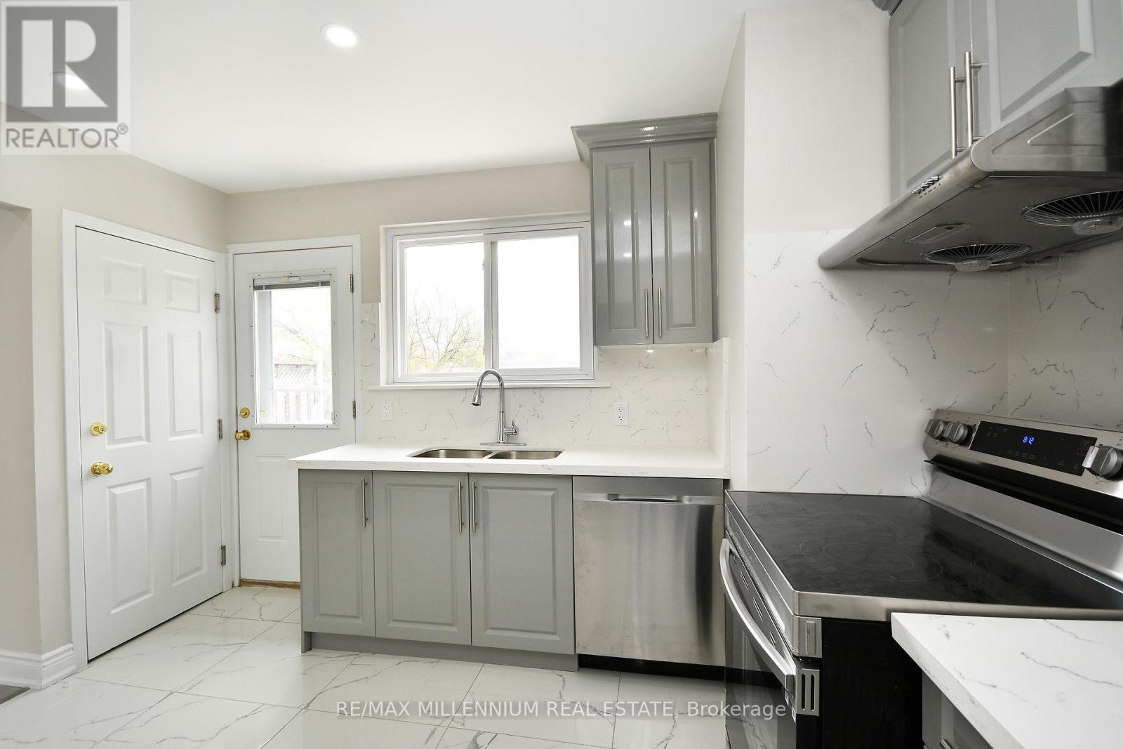 156 Folkstone Crescent, Brampton, Ontario  L6T 3M5 - Photo 15 - W12713726