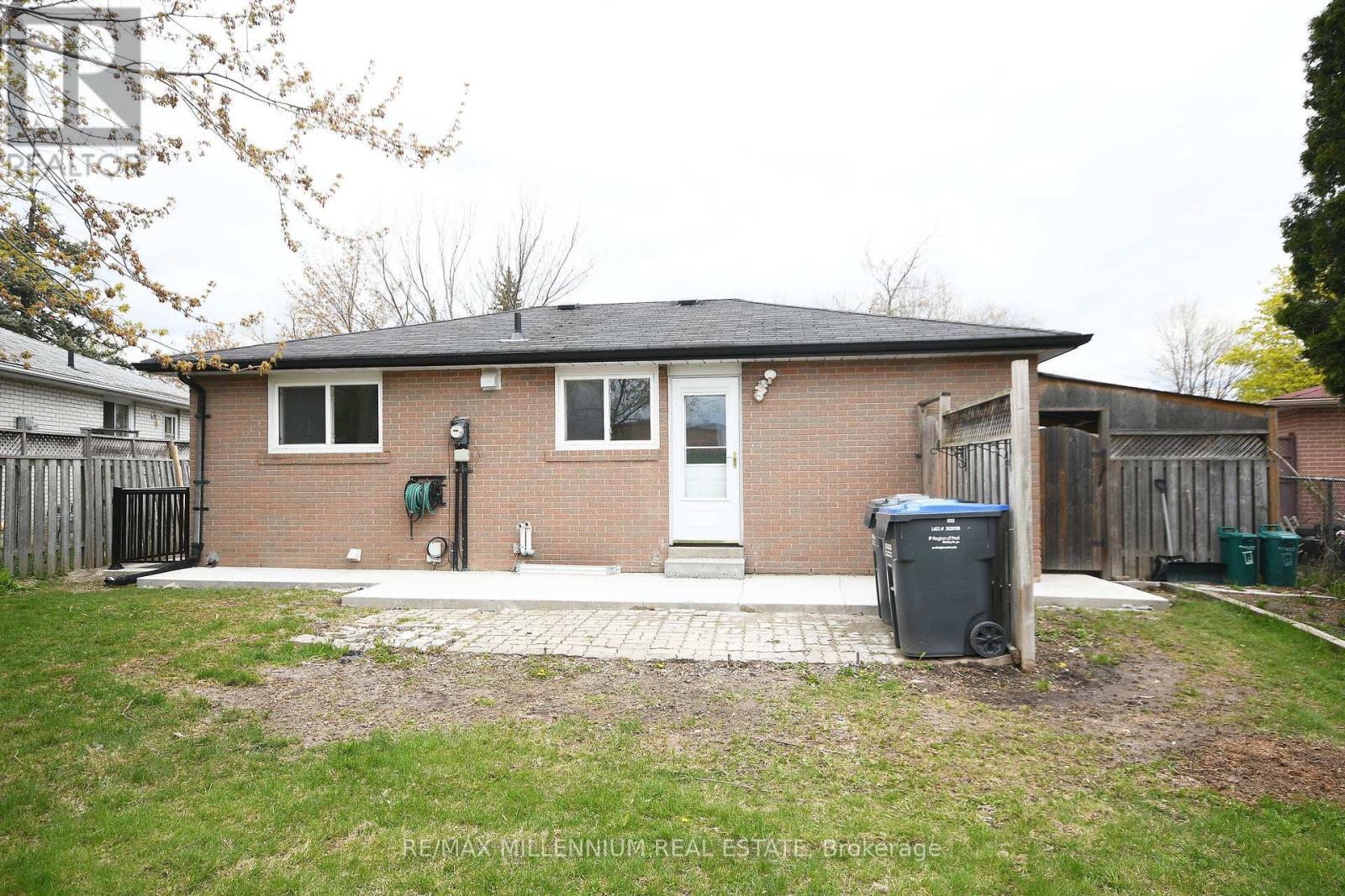156 Folkstone Crescent, Brampton, Ontario  L6T 3M5 - Photo 30 - W12713726