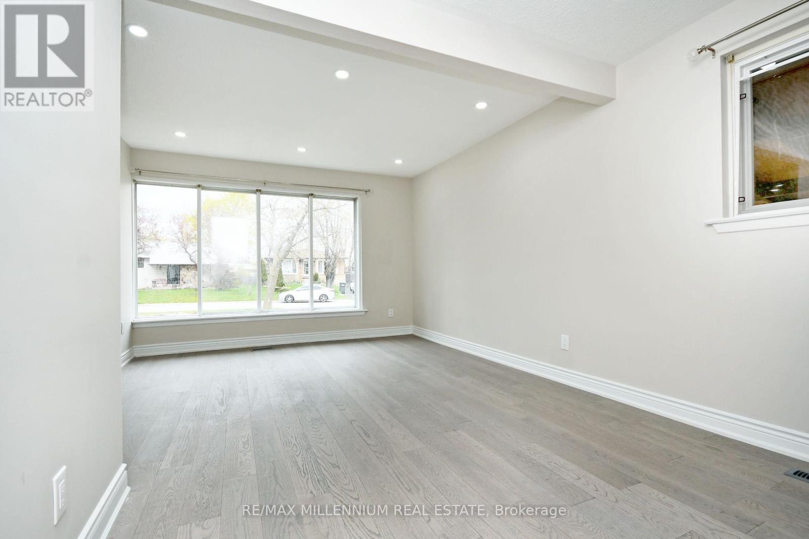 156 Folkstone Crescent, Brampton, Ontario  L6T 3M5 - Photo 9 - W12713726