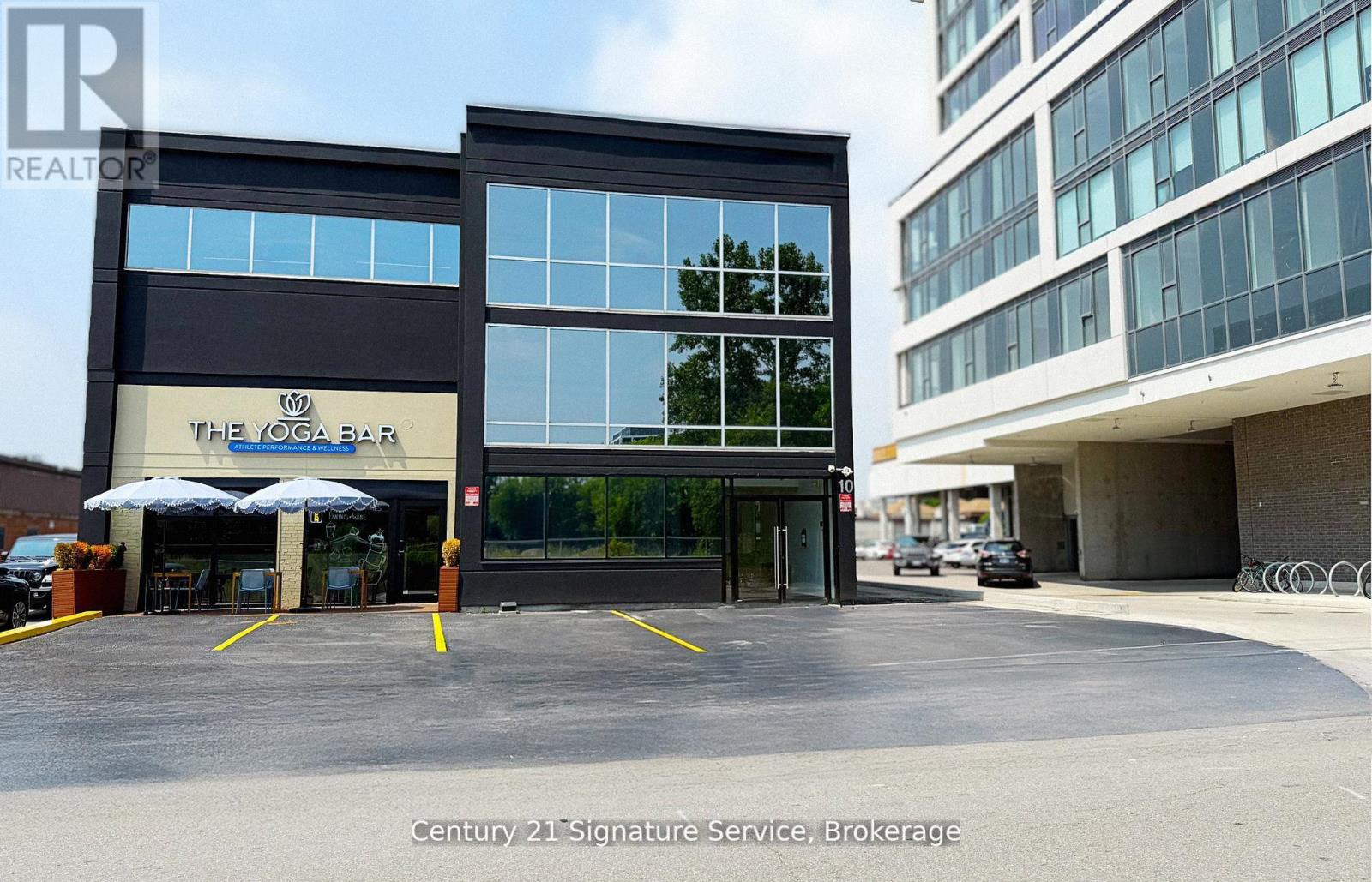 116 - 10 Plastics Avenue, Toronto (Stonegate-Queensway), Ontario  M8Z 4B7 - Photo 2 - W12713744