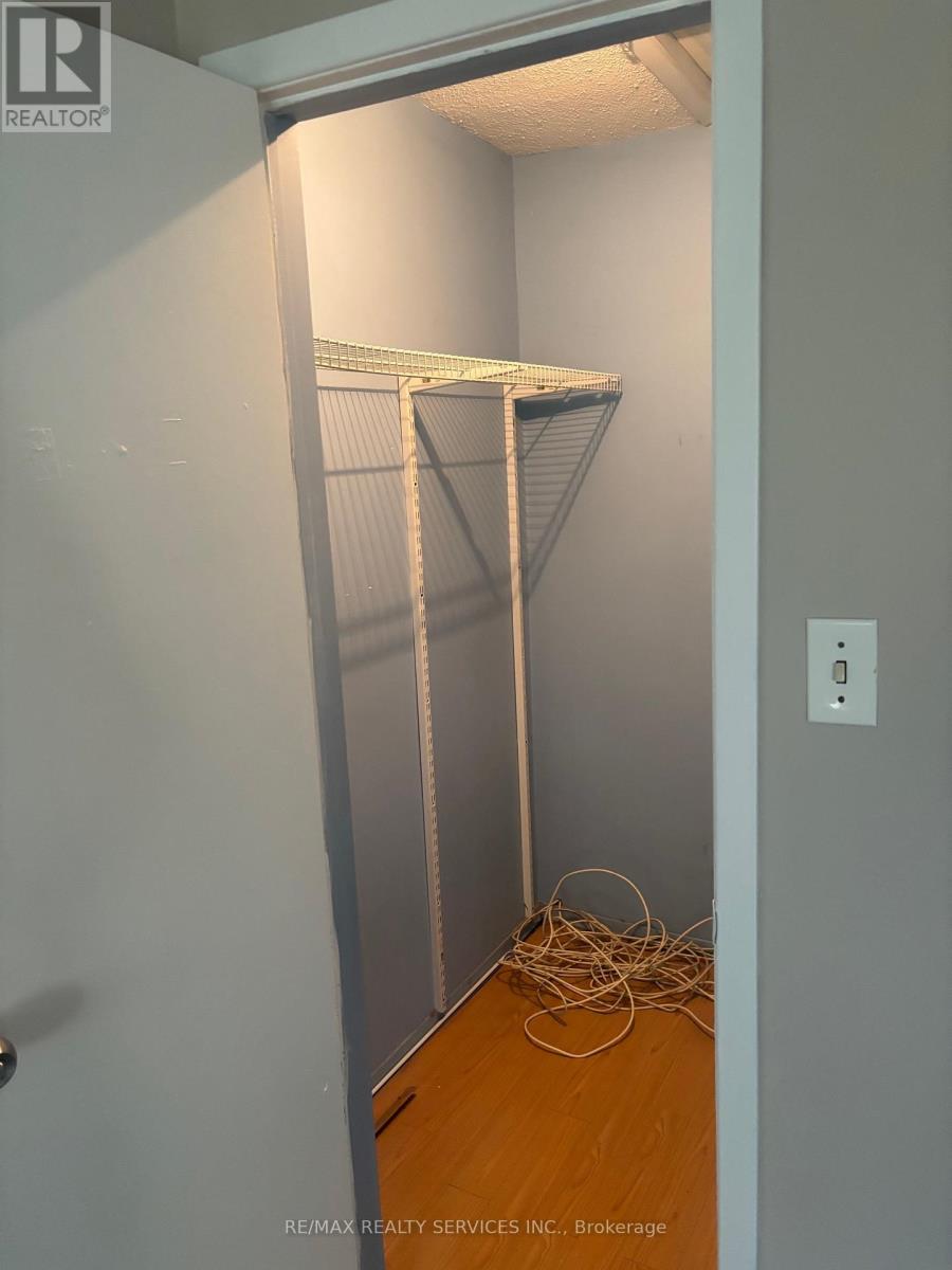 119 Moregate Crescent, Brampton, Ontario  L6S 3K9 - Photo 8 - W12713762