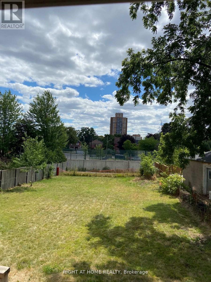 Main - 184 Rosemount Avenue, Toronto, Ontario  M9N 3B9 - Photo 9 - W12713816