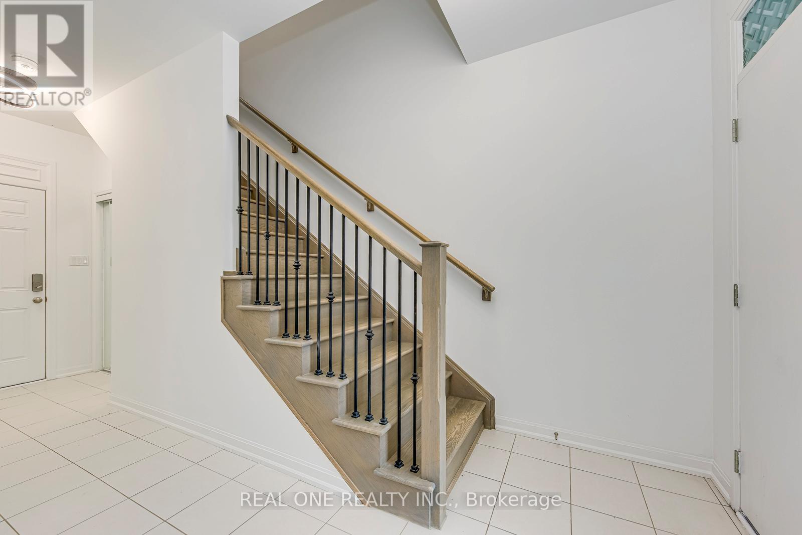 99 Grovewood Common, Oakville, Ontario  L6H 0X4 - Photo 10 - W12713828