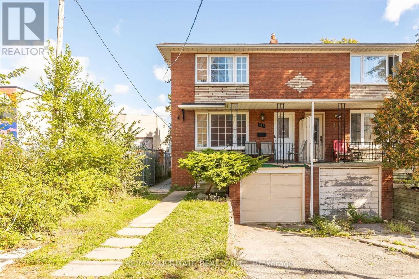2 - 213 CLOSE AVENUE, Toronto, Ontario