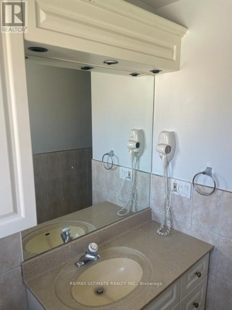 2 - 213 Close Avenue, Toronto, Ontario  M6K 2V6 - Photo 13 - W12713844