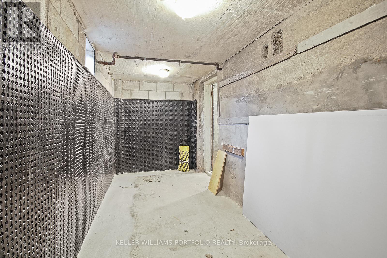 53 Nickle Street, Toronto, Ontario  M6M 2H7 - Photo 45 - W12713858