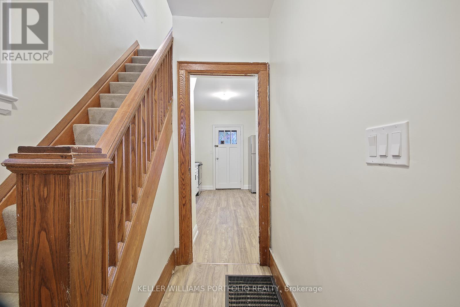 53 Nickle Street, Toronto, Ontario  M6M 2H7 - Photo 8 - W12713858