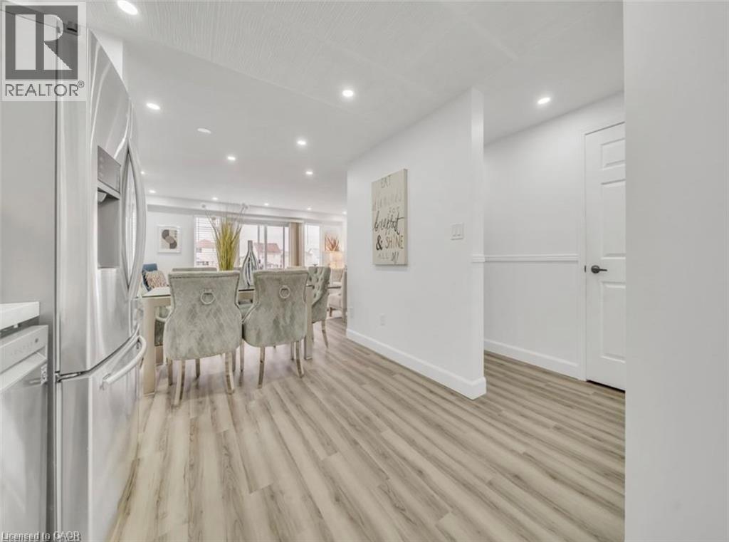 239 Red Clover Court, Kitchener, Ontario  N2E 4J5 - Photo 5 - 40799676