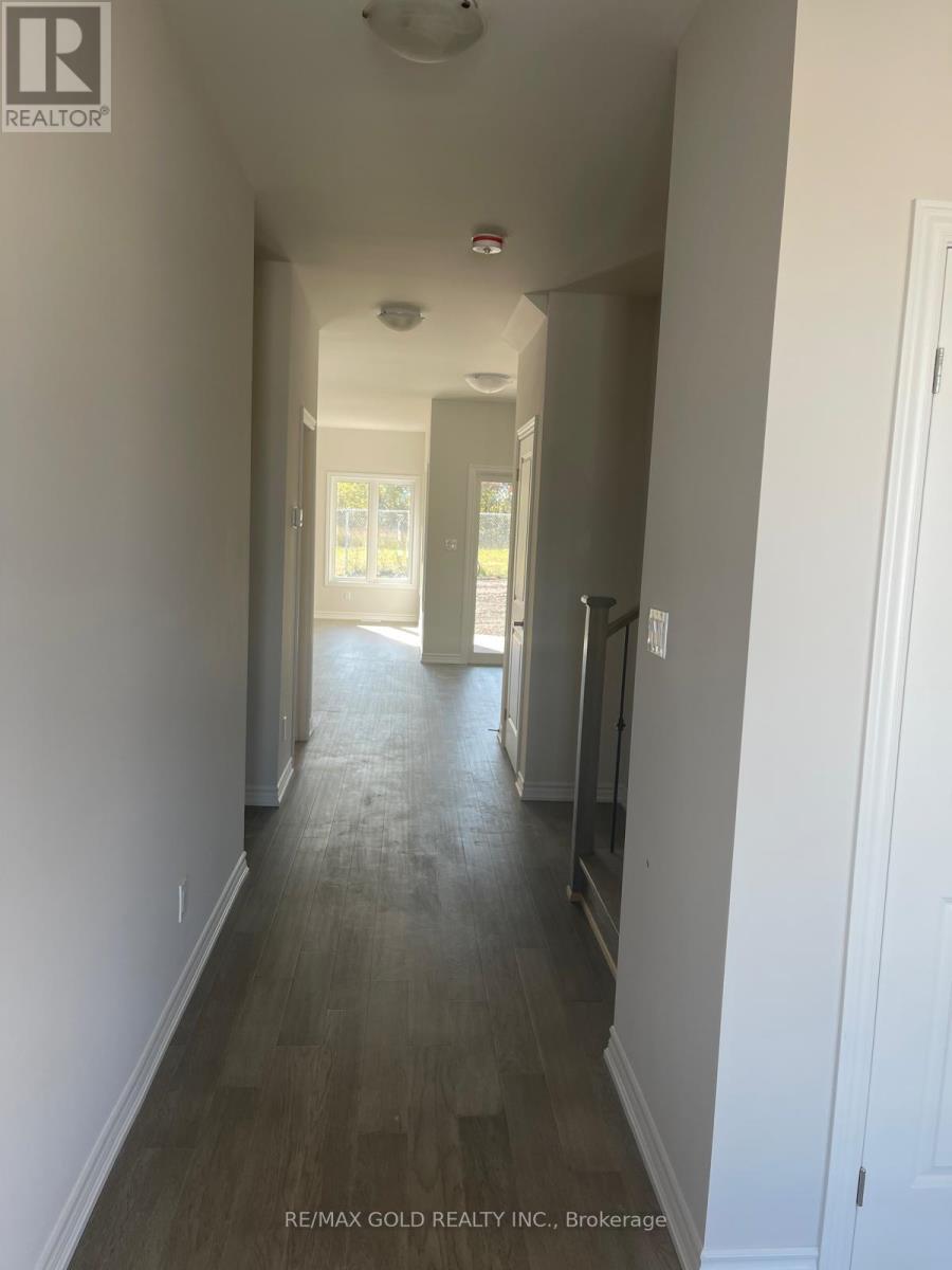 29 Laugher Avenue, Welland, Ontario  L3B 0N6 - Photo 8 - X12651200