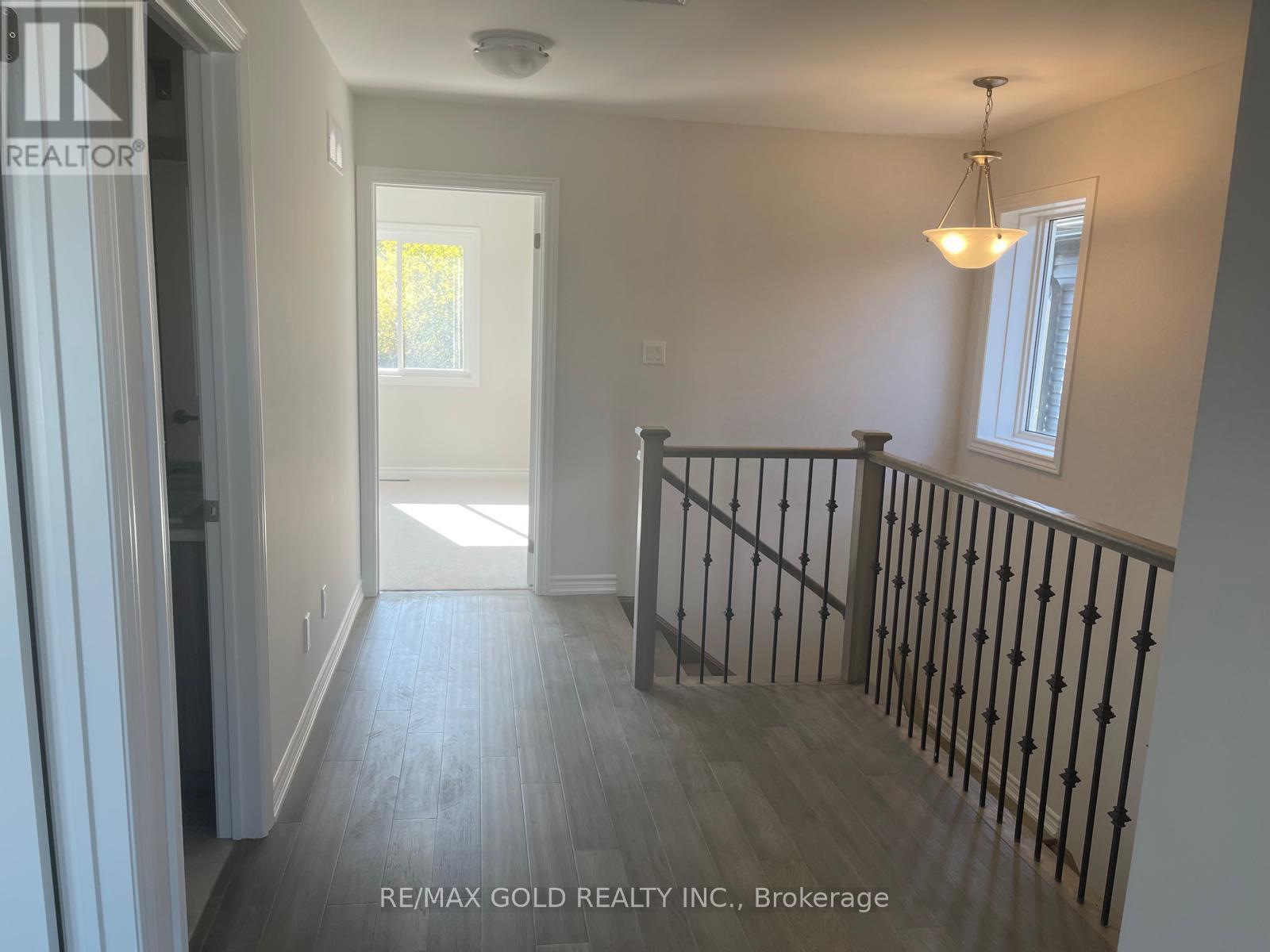 29 Laugher Avenue, Welland, Ontario  L3B 0N6 - Photo 4 - X12651200